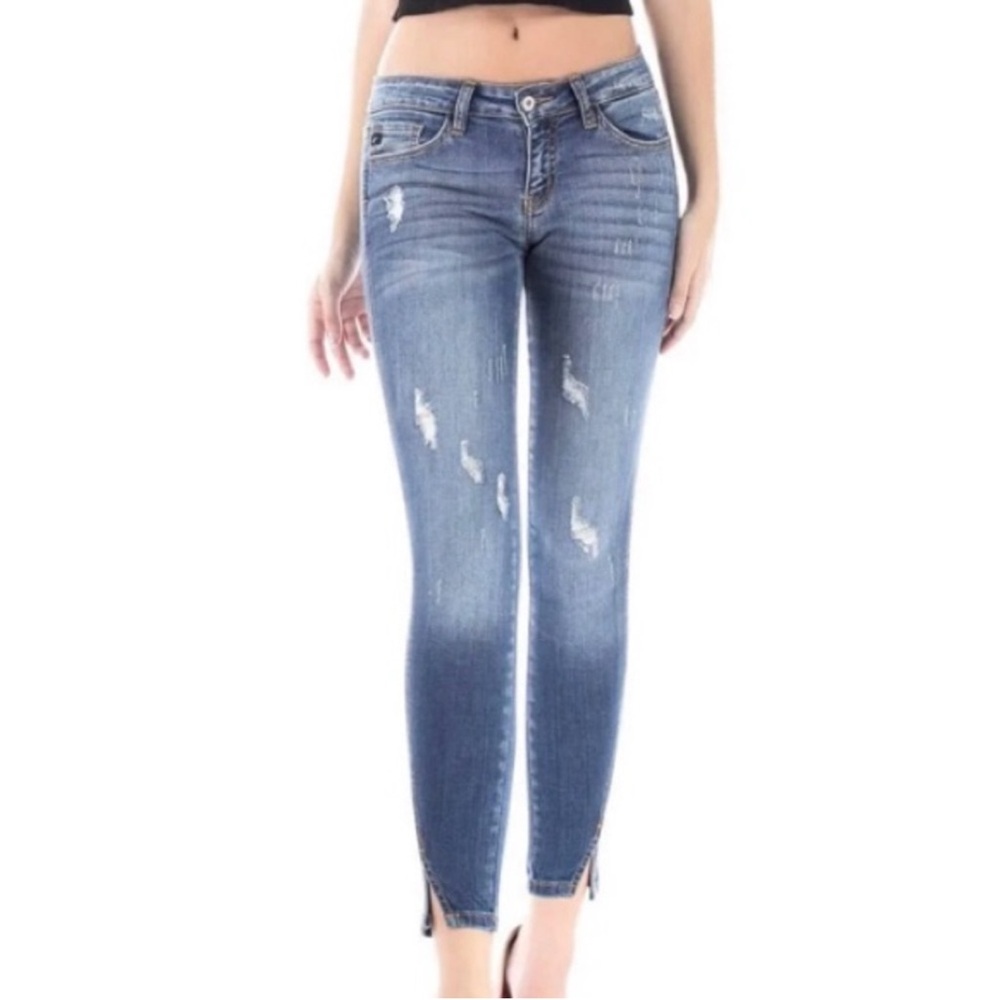 NWT Kancan distressed twisted hem skinny jeans size 13 / 30 Estilo KC8086